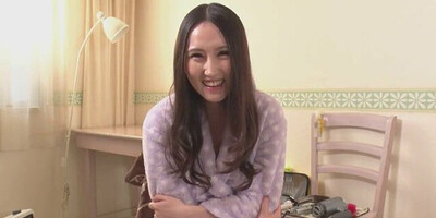 Alluring Asian lady does her first nude casting