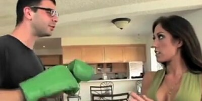 Capri Cavanni and The Boxer