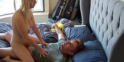 Blonde MILF morning sex