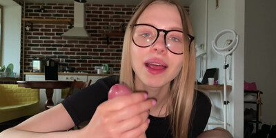 Moya Starosta Zastavila Nakonchat Ei V Rotik Za Nepovinovenie !
