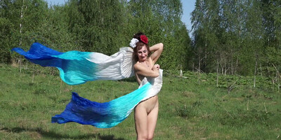 Nude with Fans 2