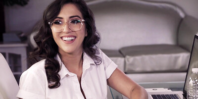 Hairy pussy licking with Lana Rhodes in lesbian scene