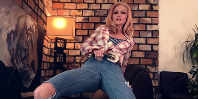 Horny curvy girls masturbate with different objects