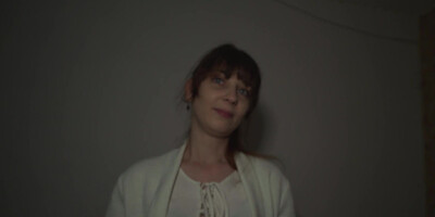 Skinny brunette Luna Dark gives a blowjob and her pussy for some cash