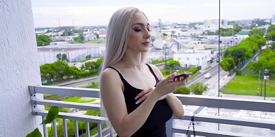 Curvy natural babe fucks stepbrother for a ride to school