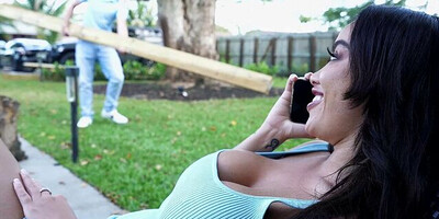 Cougar Victoria June invited her lover for a quick sex