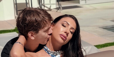 Tiffany Brookes, Brook S And Markus Dupree In Bald Pussy Is Hungry For A Big Strong Dick. Hd