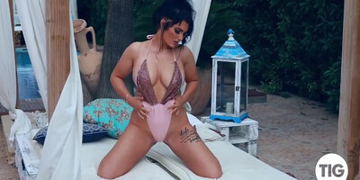 Beautiful Glamour Booty Bitch Ashleigh Gee Strips Outside