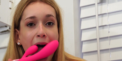 Jessica Marie In Toy Orgasm