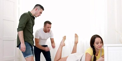 Chick has a threesome and gets double penetrated by two males