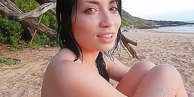 Rina Makes It To Hawaii! - Rina Ellis