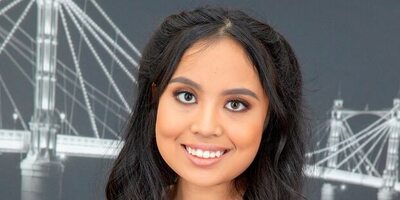 Luna Mills Tries Deep Throating That Whole Dildo LIVE