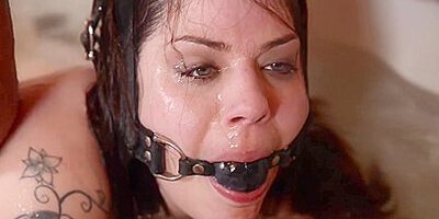 Lucia Love In Swimming Lesson - How To Lecture A Wild Slave In A Bathtub, Part 1