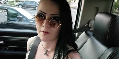 Mallory Maneater Sucks a Cock in the Car