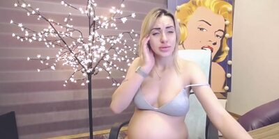 Pregnant blonde on cam earning pocket money