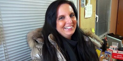 Brunette hottie with perfect tits gives blowjob for money