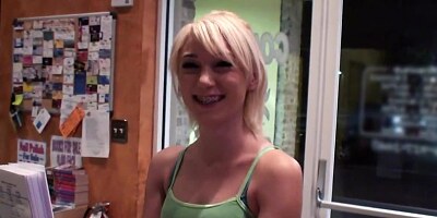 Blonde teen suck a nice dick in the tanning saloon