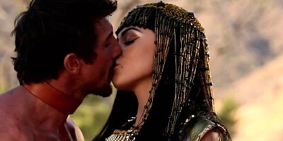 Stunning princess gets banged by one her peasants