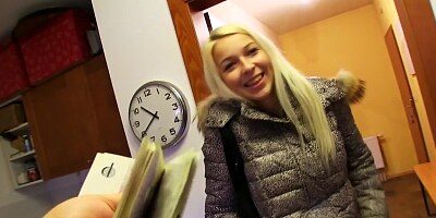 Smart man for money coaxes sweet blonde suck his fuckstick