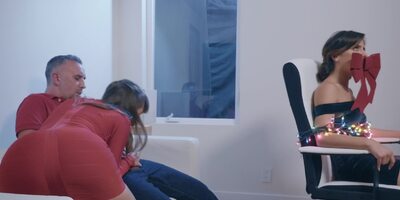 Brunette Riley Reid amazing sex and facial