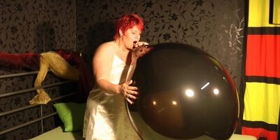 Annadevot - Black Balloon, golden heels, red fingernails