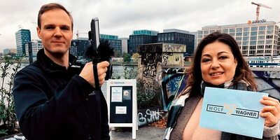 Liz De Lane: Horny MILF Fucks In Public