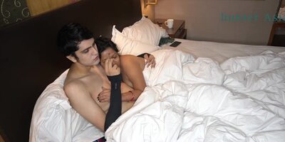 21 Year Old Boy Ne Indian Milf Ko Hotel Mein Ganja Pila Ke Daba Ke Choda