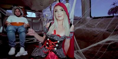 Little Red Riding Hoe