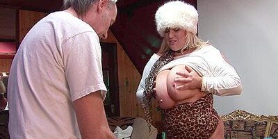 Chubby Blonde Milf With Huge Boobs Gets Rough Double Penetration From Three O