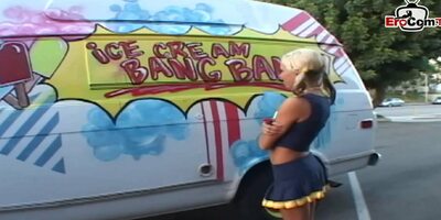 Petite blonde cheerleader teen pick up for sex in a car