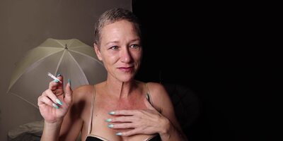 Kiki Deez Finally Blows Smoke Rings Behind The Scenes