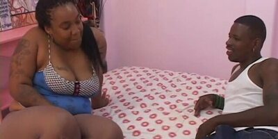 Fat horny babe get her cunt penetrated by the bed side