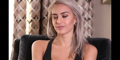 Hottie Janice Griffith gets an orgasm