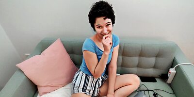 Lina Lynn tries her first DEEPTHROAT!!