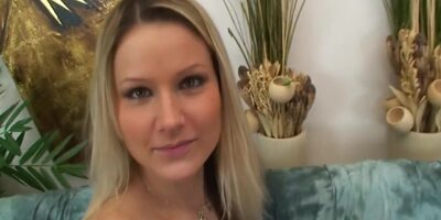 Blonde Beauty With A Juicy Ass Is A Sucking Machine With Samantha Jolie