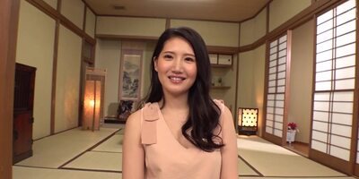 お金欲しさに生ハメ企画に挑戦する３１歳のムッチリ奥さん