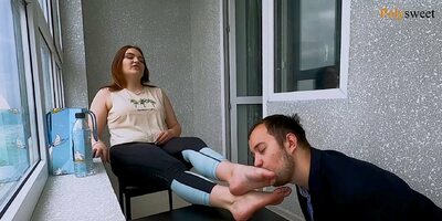 The lover fucks with the sweaty legs of the mistress