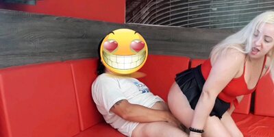 Sex in the restaurant