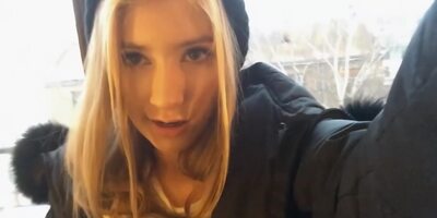 Amateur Teen Masturbates On Camera