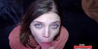 Deepthroat Og Hardt Knull Fra En Varm Jente - Pov