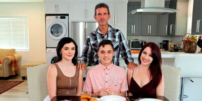 Did You Get Your Stepsister Pregnant On Thanksgiving - S6:E8