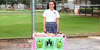 Kharlies Cupcake Sale