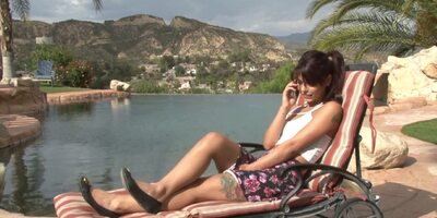 Sexy Older Lesbian Babe Eats a Younger Brunette's Pussy