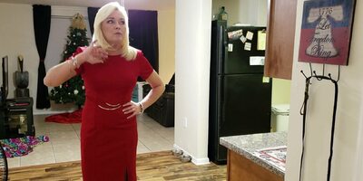 A Horny Housewife Passing Time On Lockdown