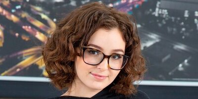 Sexy Hot Leana Lovings Gets A Facial LIVE