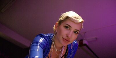 Passionate sex with babes Kendra Sunderland and Skye Blue and cum on body