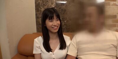 ピンク乳首のHカップ美少女がおじさんチ○ポにイカされちゃうｗ