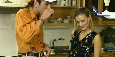 Zwei Typen machen in Disco Termin zum Ficken klar Retro