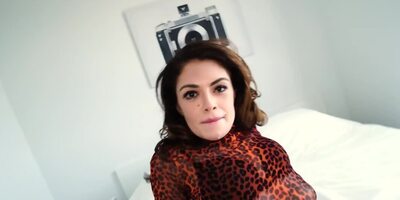 Charming girl Vivianne DeSilva gives a blowjob in POV scene