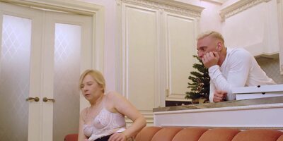 Great sex with mature blonde